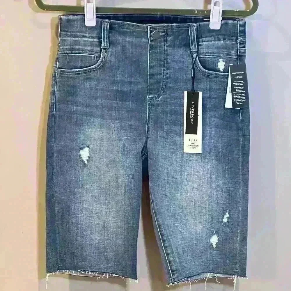 NWT Liverpool The GIA Glider Short Size 6 / 28 Denim Stretch Distressed Casual